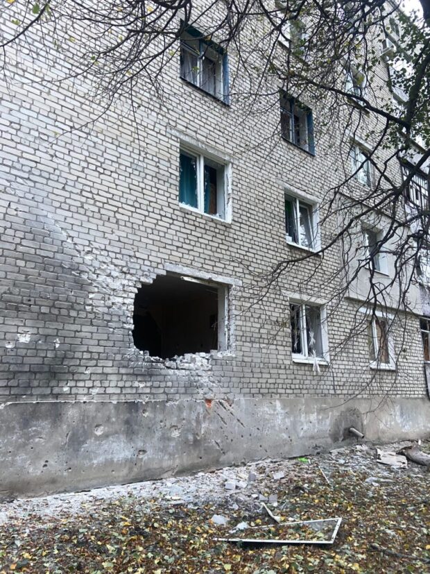 Окупанти обстріляли Вовчанськ: одна людина загинула, ще одна поранена