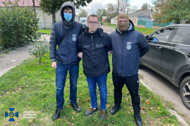 СБУ затримала «на гарячому» агента рф, який розвідував позиції ЗСУ на Харківщині