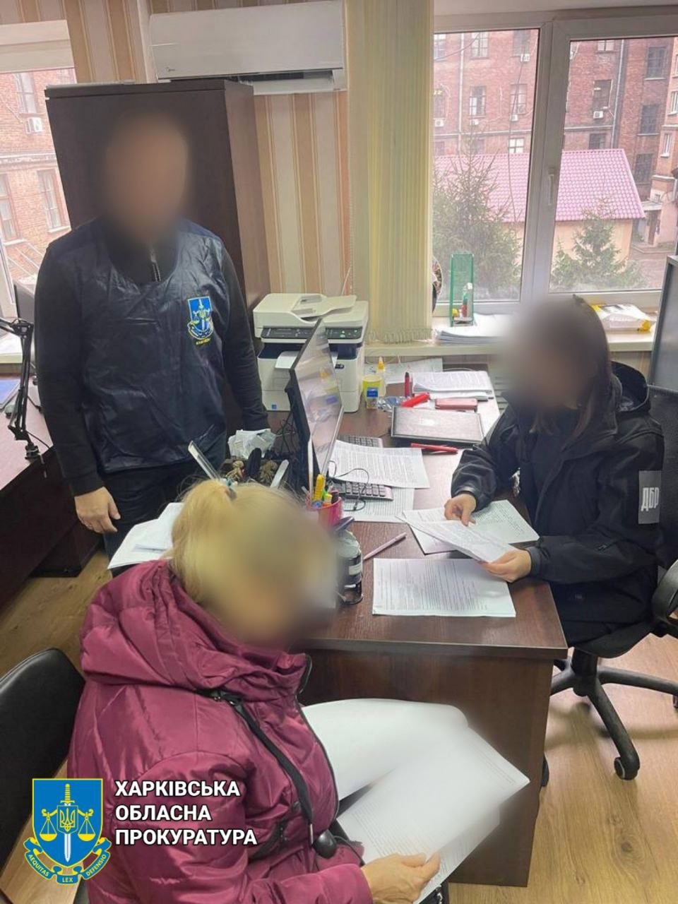 Податківицю з Куп’янська, яка перейшла під час окупації міста на бік країни-агресора, затримано та взято під варту