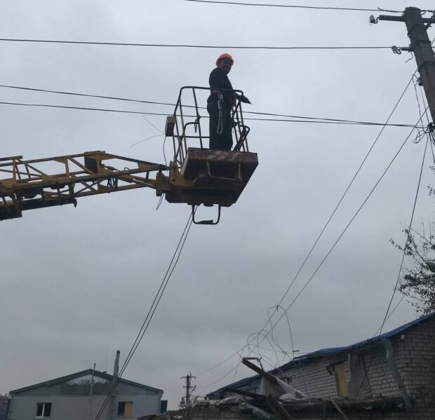 У Харківському районі триває відновлення електропостачання