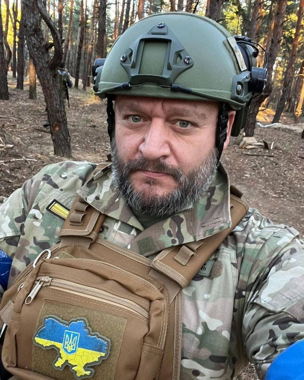 Добкін, який фотографувався у формі і з автоматом, не служить ні в ЗСУ, ні в НГУ, ні в поліції – нардеп