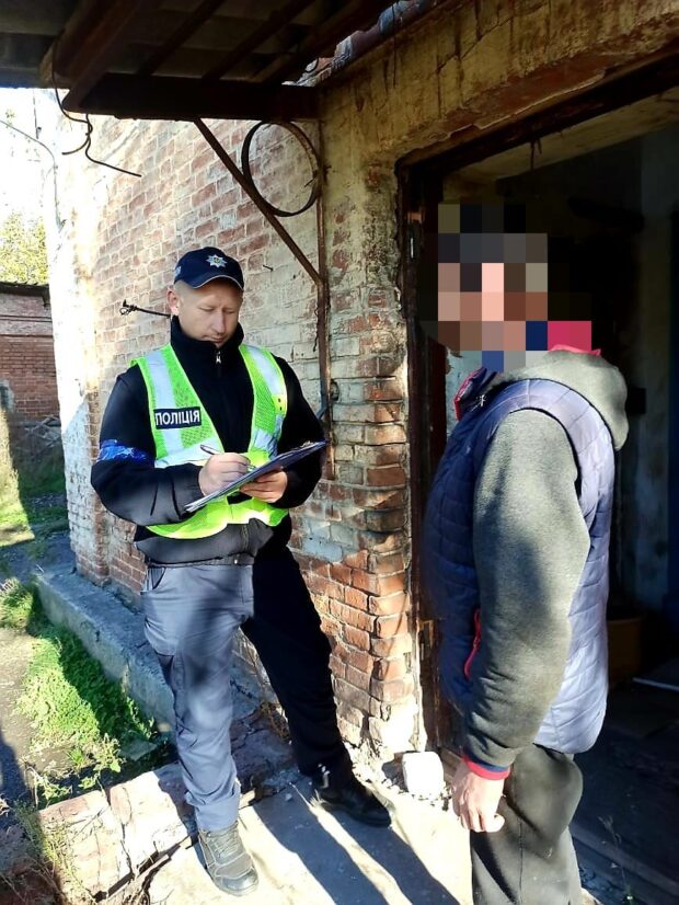 Поліцейські викрили чоловіка за вбивство сина під час окупації міста Ізюм
