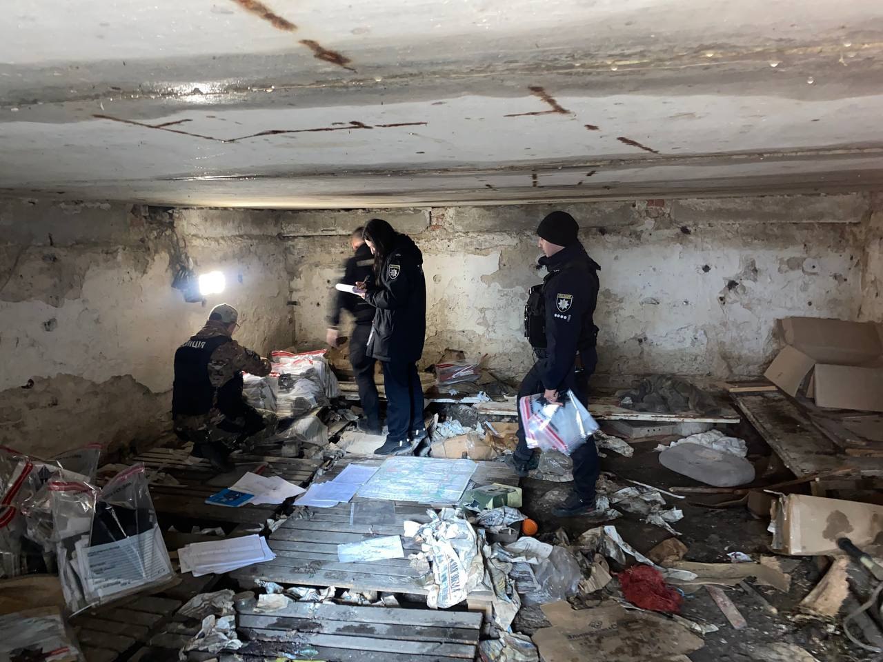 Бойове розпорядження на вторгнення в Україну і карта Харківщини з маршрутом руху: в Ізюмі знайшли секретну документацію окупантів