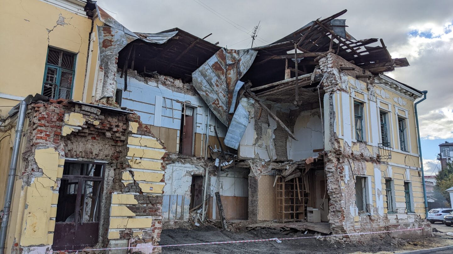Завдяки 3D-сканеру на Харківщині зможуть відновлювати пошкоджені російськими обстрілами пам’ятки (відео)