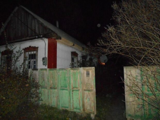 На Харківщині слідчі повідомили чоловіку про підозру у скоєнні вбивства знайомого