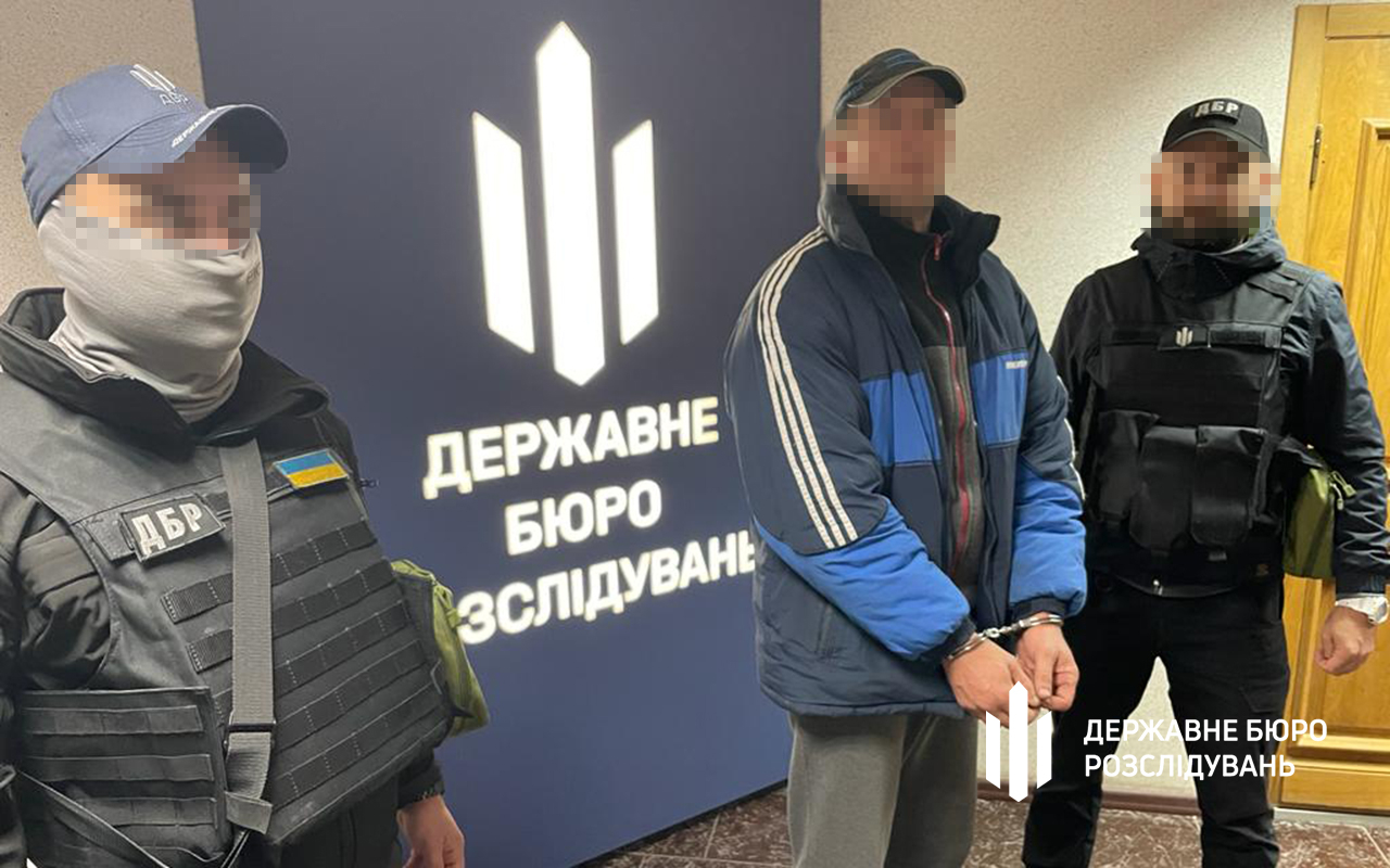 ДБР затримало митника, який обійняв керівну посаду в окупаційній адміністрації Куп’янського району (відео)