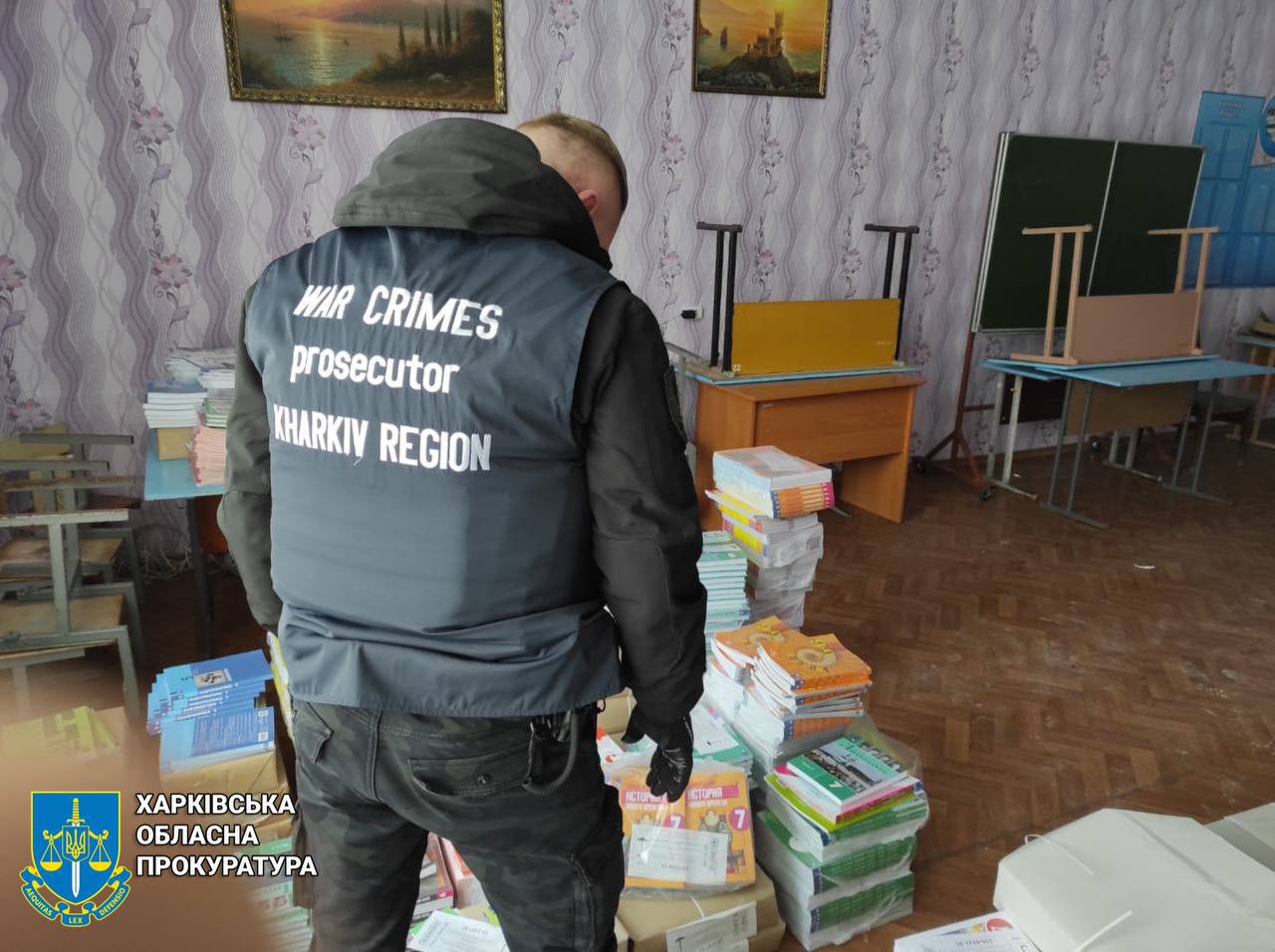 Правоохоронці вилучили документ, відповідно до якого служба рф надала ліцею у Куп’янську статус російського