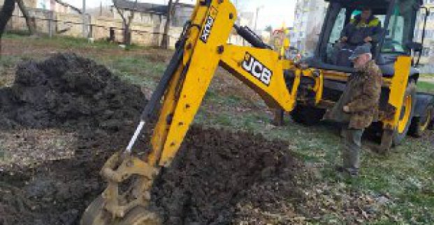У Новобаварському районі оперативно відновлюють подачу води