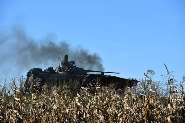 Російські окупанти з танків, мінометів, реактивної та ствольної артилерії обстріляли низку населених пунктів Харківщини - Генштаб ЗСУ