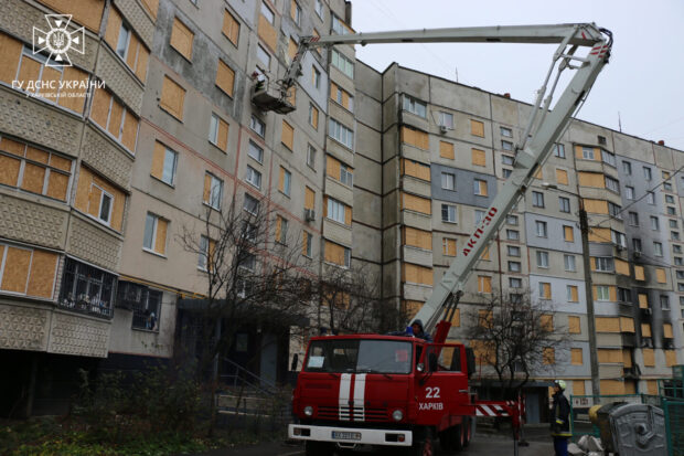 У Харкові проводять аварійно-рятувальні роботи у пошкоджених в результаті ворожих обстрілів будинках
