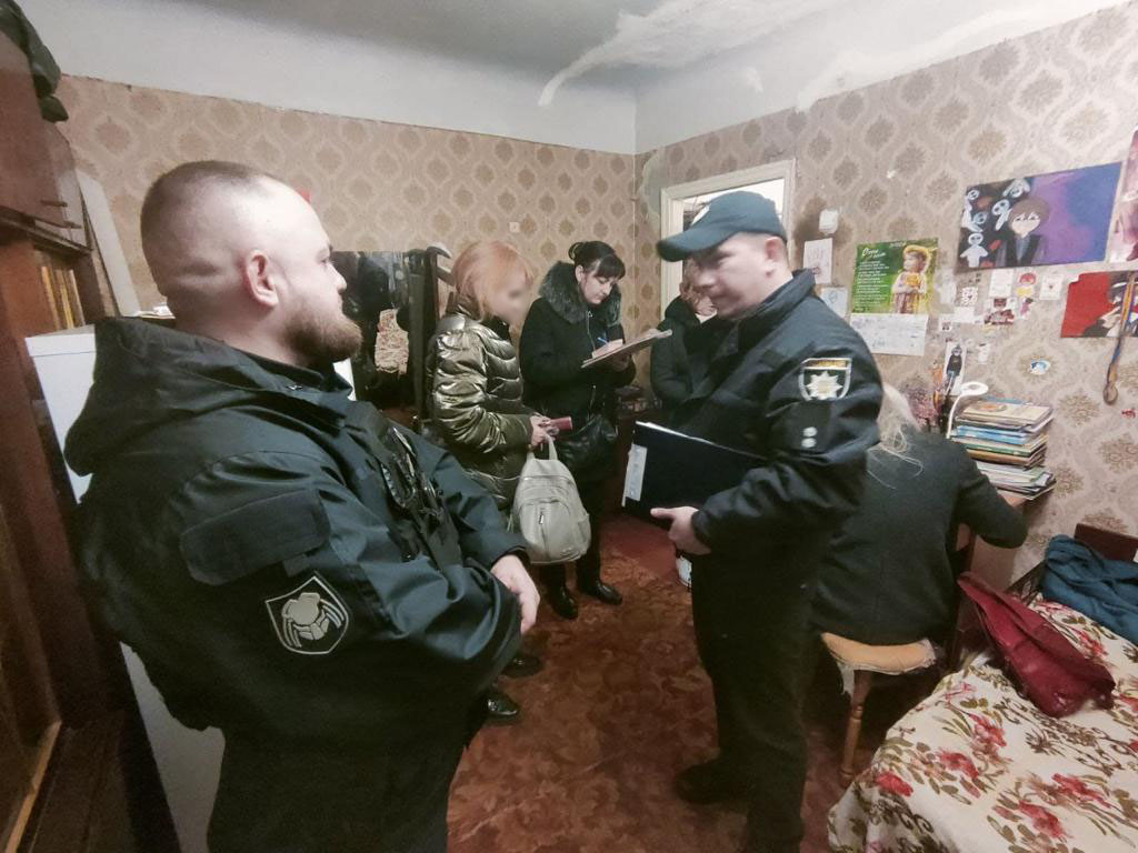 У Харкові матір побила свою 15-річну доньку: жінку притягнули до відповідальності
