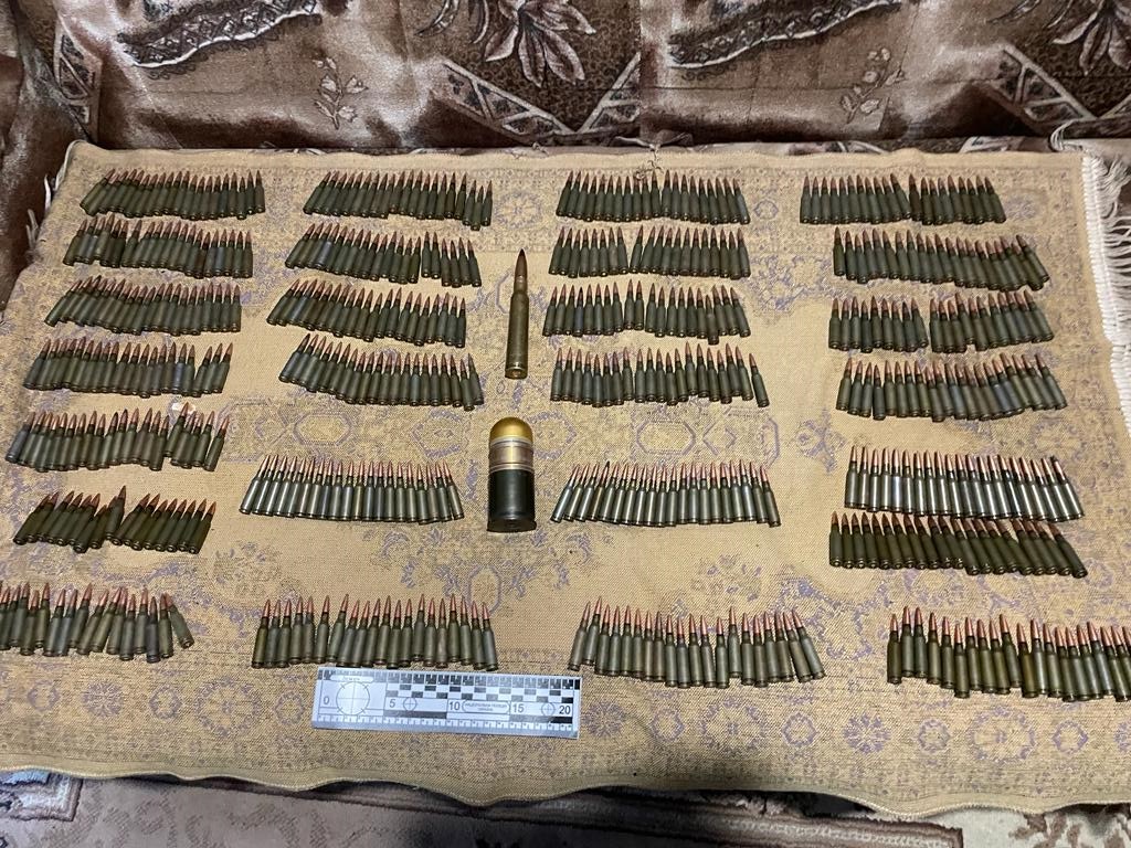 У мешканця Чугуєва вилучили понад 500 набоїв, гранату та наркотики