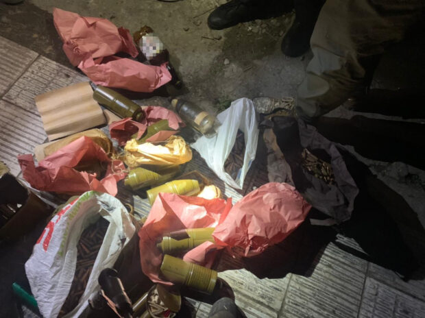 На Харківщині поліцейські вилучили у чоловіка чималу кількість боєприпасів