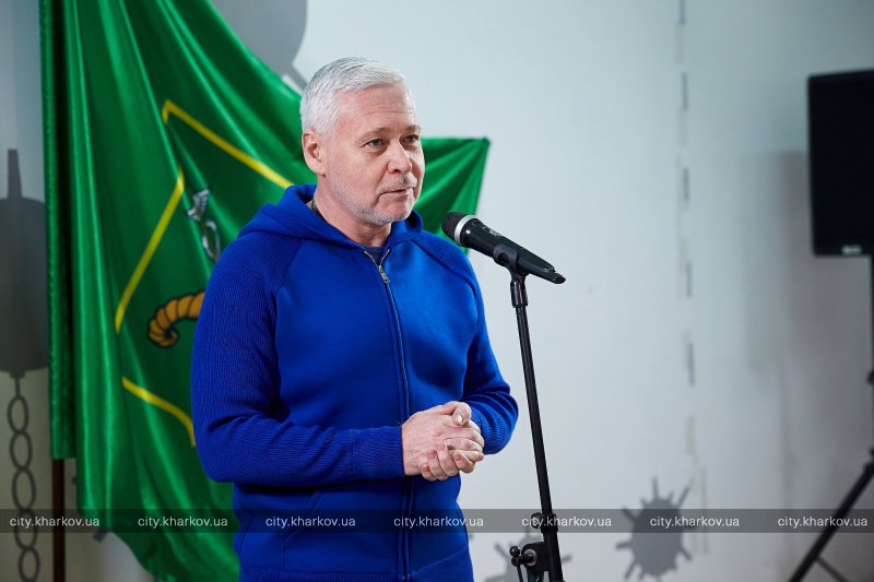 Терехов показав, як виглядатимуть пункти обігріву на безпечних зупинках у Харкові (відео)