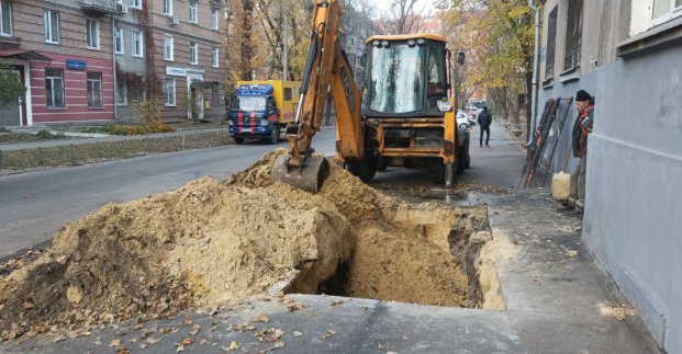 Бригади ХТМ усувають дефекти на внутрішньоквартальних мережах