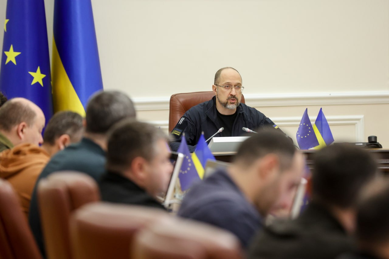 В Україні наразі діють два режими відключень електроенергії: плановий та аварійний – Шмигаль