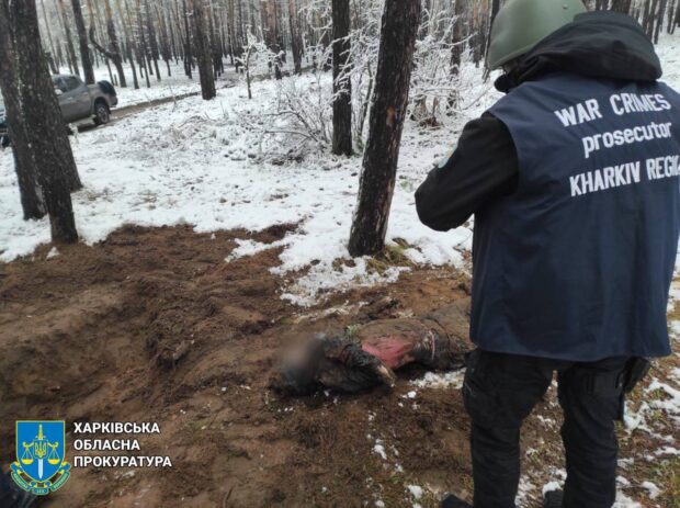 На Харківщині ексгумували трупи двох чоловіків, яких розстріляли російські військові