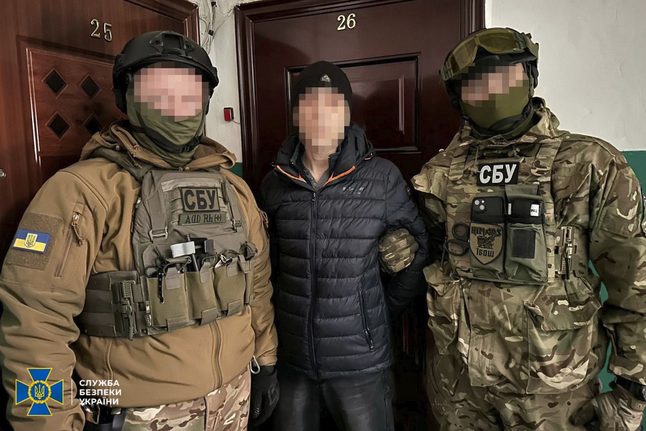 На звільненій Харківщині СБУ викрила посадовців Укрзалізниці, які допомагали ворогу підтримувати залізничне сполучення з рф