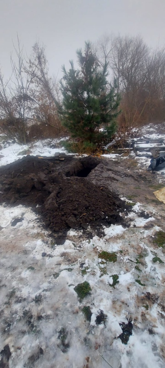 На Харківщині поліція ексгумувала тіло жінки, яка загинула від обстрілів