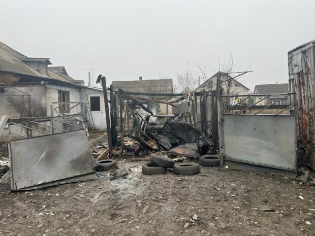 Російські військові продовжують наносити удари по цивільних об’єктах на Харківщині: поліція фіксує злочинні дії окупантів