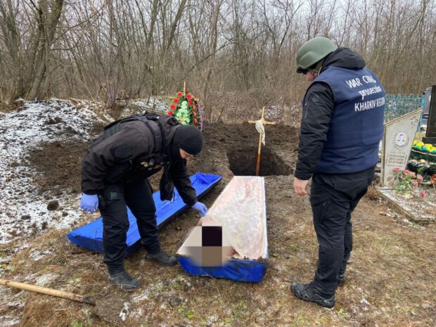 У Куп’янському районі ексгумували труп чергової жертви росіян