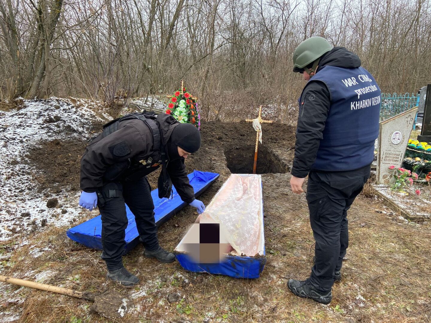 У Куп’янському районі ексгумували труп чергової жертви росіян