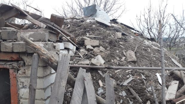 Окупанти завдали по Харківщині мінометних та артилерійських ударів: поліцейські задокументували наслідки ворожих атак