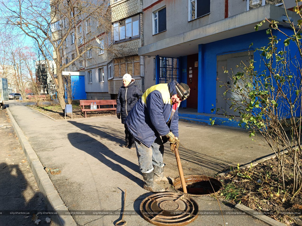 У Київському районі продовжують підключати воду споживачам