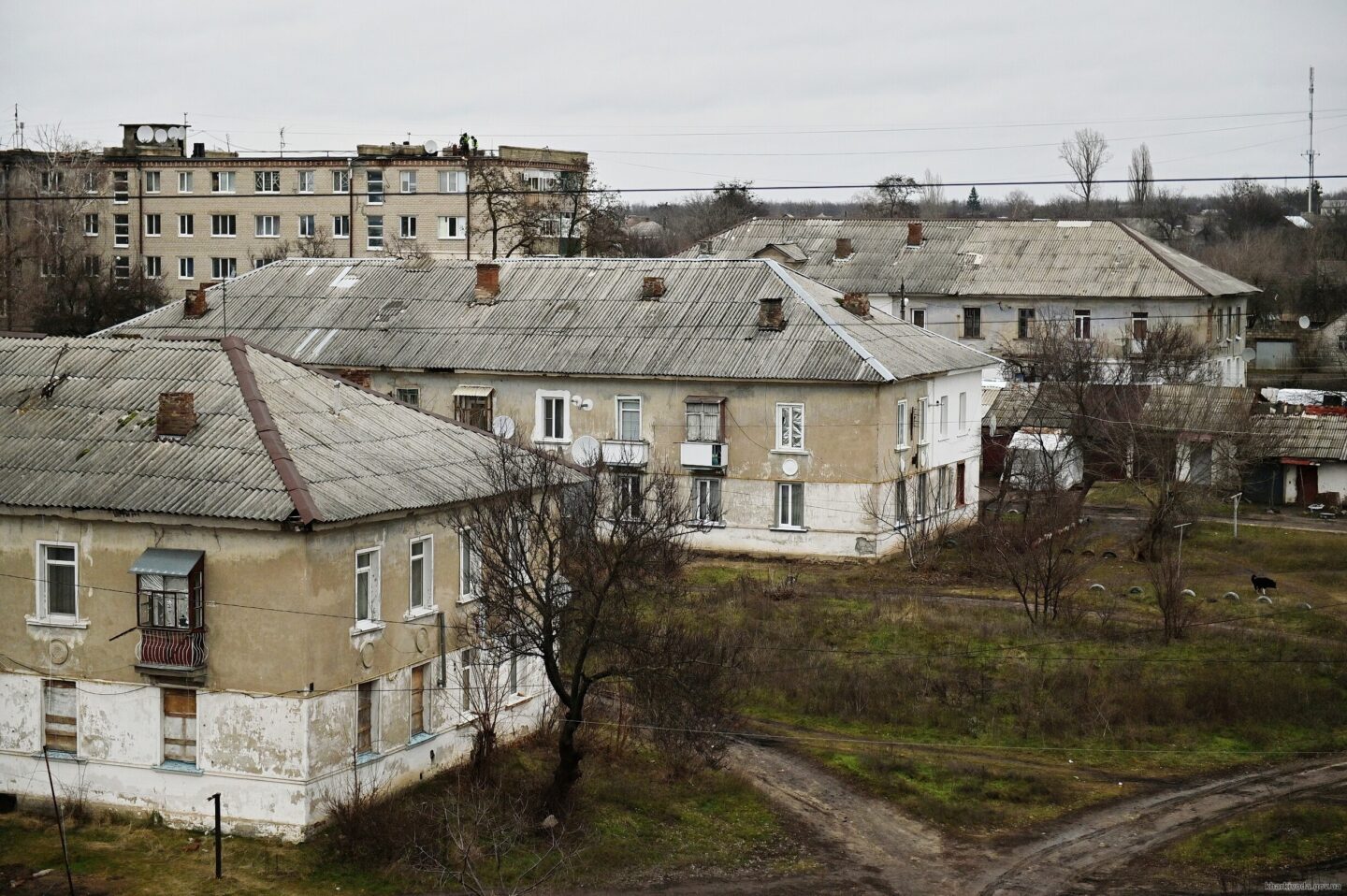 В Ізюмі триває відновлення багатоквартирних будинків