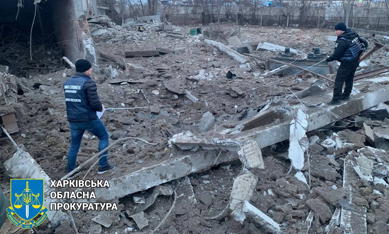 Російські військові завдали ракетний удар по Харкову: правоохоронці документують наслідки