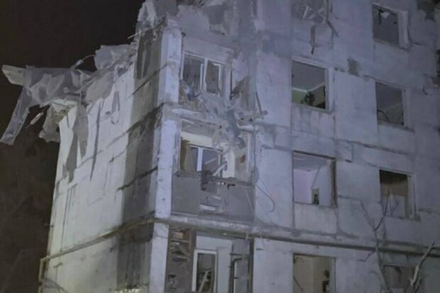 Російські окупанти вночі вдарили по одній з багатоповерхівок у Клугино-Башкирівці - Синєгубов