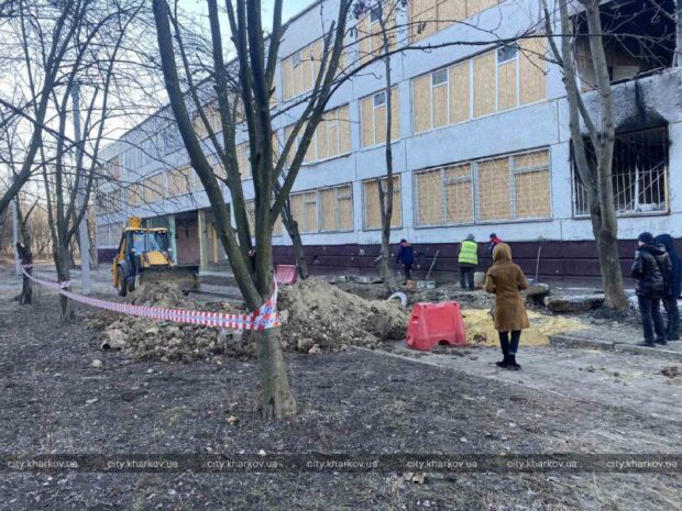 У Київському районі після обстрілу відновили каналізаційний колодязь