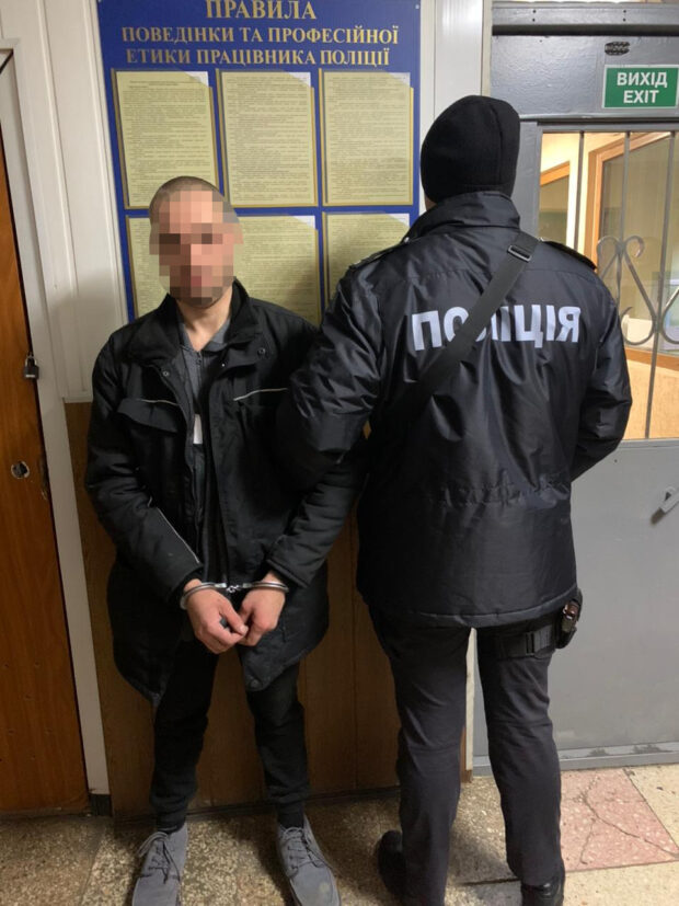 У Харкові затримали чоловіка, який у новорічну ніч ледь не зарізав свого товариша