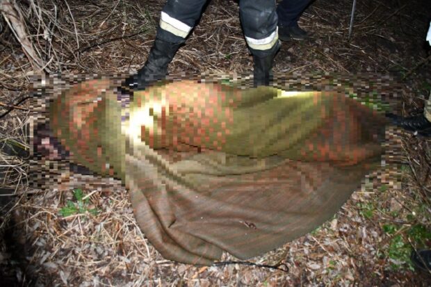 На Харківщині чоловік під час новорічного застілля вбив знайомого, тіло загорнув у килим та скинув у річку