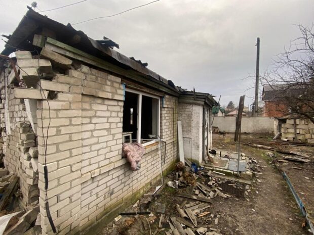 Руйнування будинків, пошкодження квартир та комунальних комунікацій: слідчі фіксують чергові обстріли Харківщини