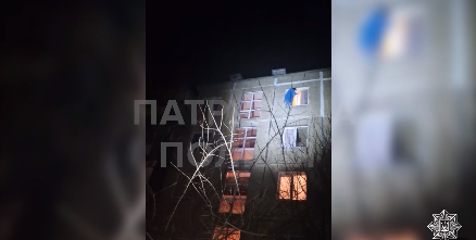 У Харкові патрульні врятували жінку від самогубства