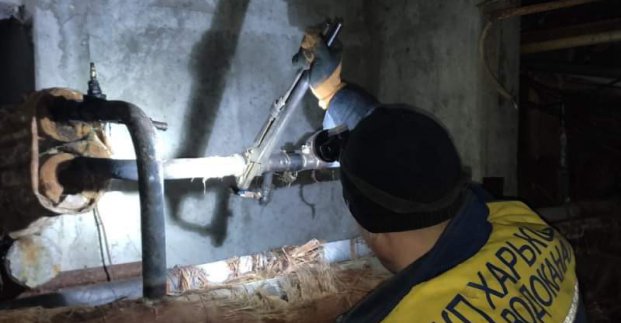 В Індустріальному районі реконструюють внутрішньобудинкові комунікації