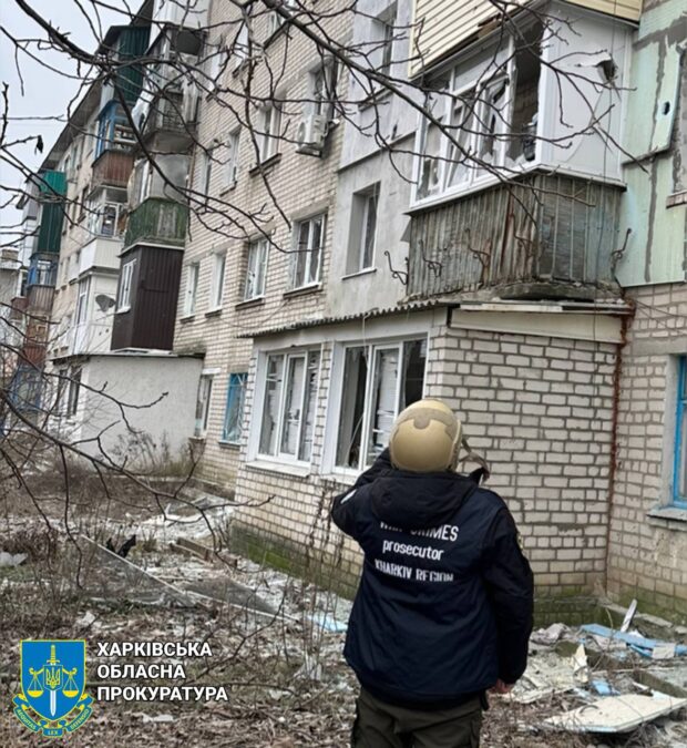 У Куп‘янську двоє поранених внаслідок чергової збройної агресії рф: прокурори та слідчі поліції працюють на місці обстрілу