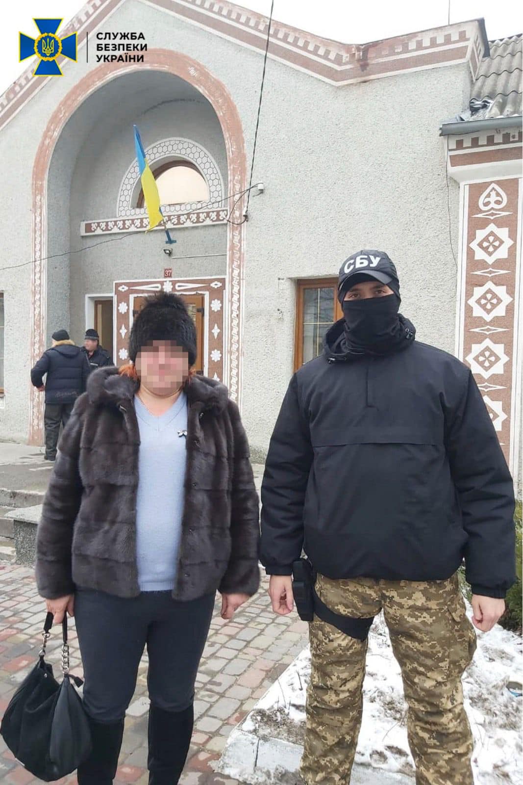 Співпрацювали з окупантами і збирались вчити дітей за стандартами рф: підозрюються дві мешканки Куп’янська