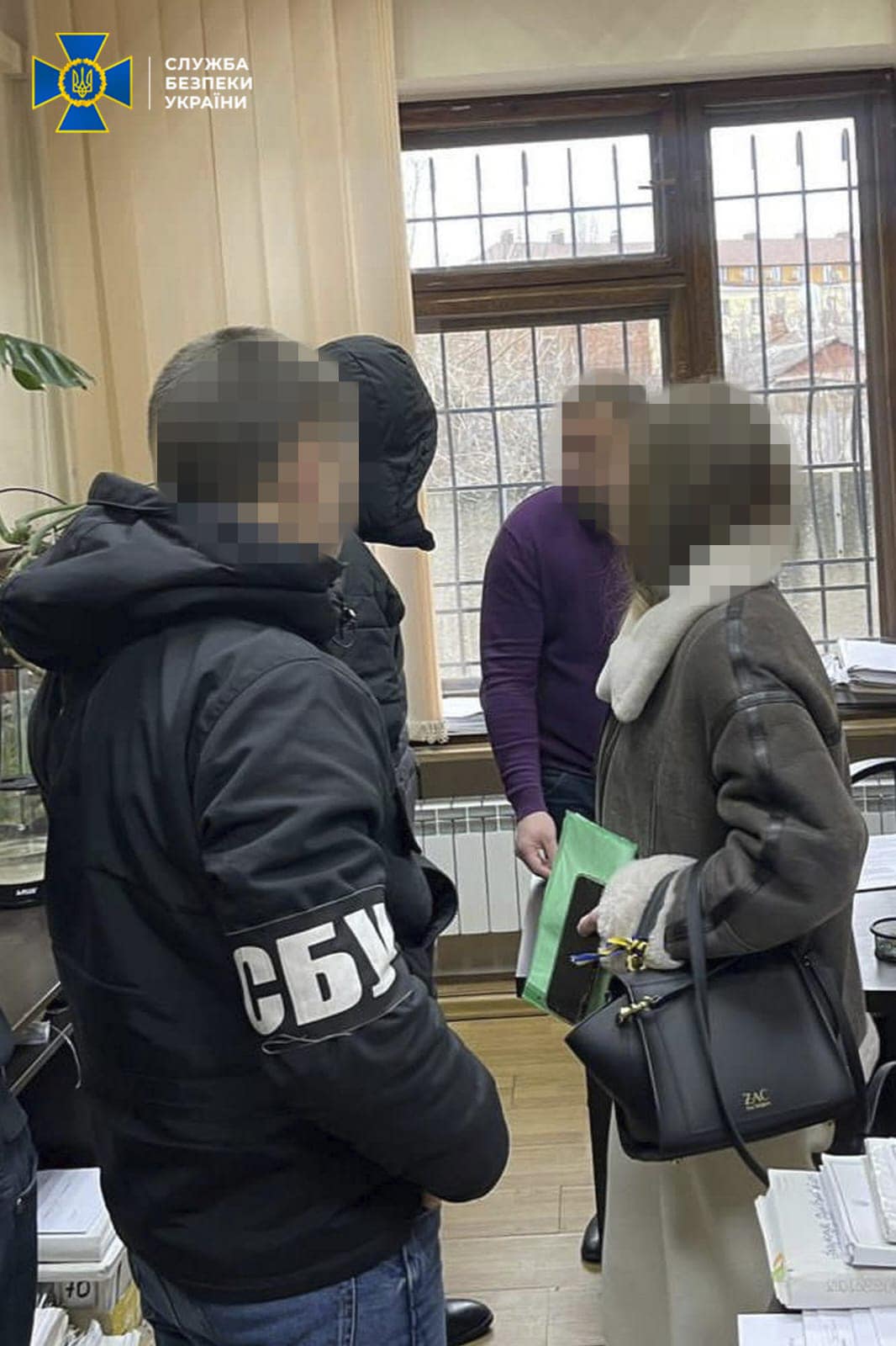 СБУ блокувала протиправну діяльність організованої групи на чолі з селищним головою передмістя Харкова