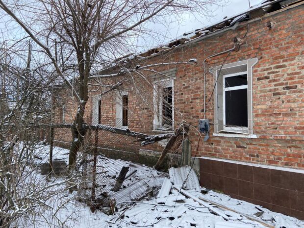 Поліцейські Харківщини задокументувати наслідки ворожих обстрілів Куп’янського та Чугуєвського районів, є постраждалий