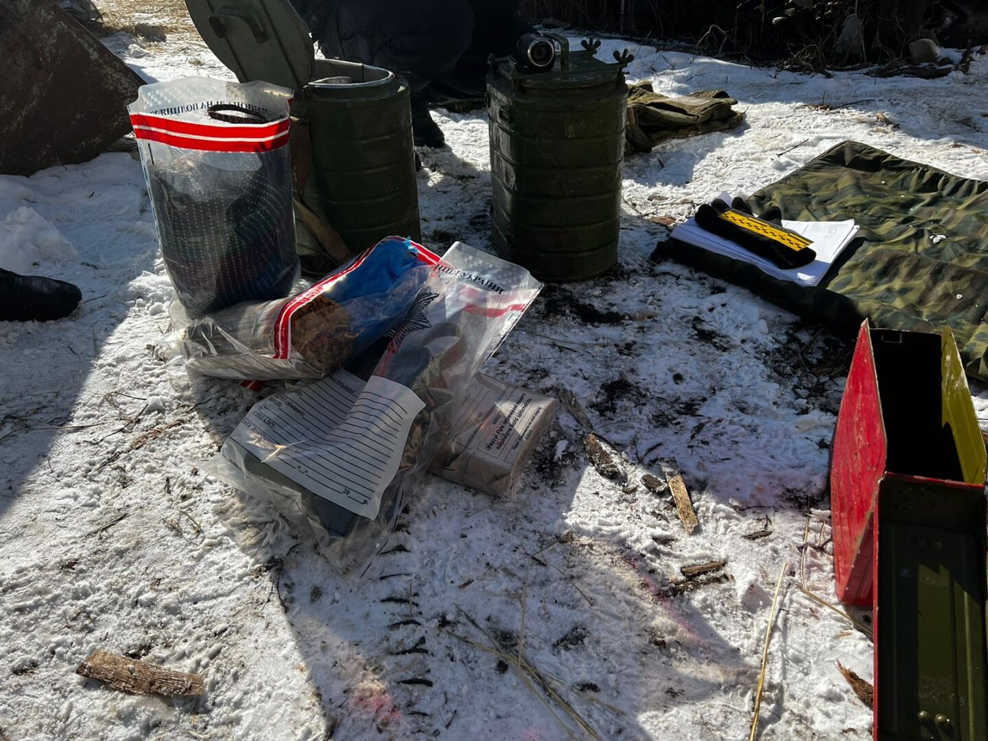 На Харківщині чоловік зберігав вдома гранатомет, набої та форму окупантів