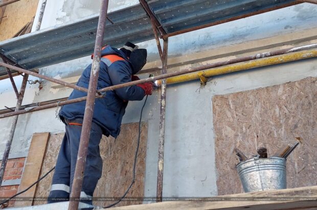 У Харкові повернули газопостачання до відновленого після обстрілів будинку