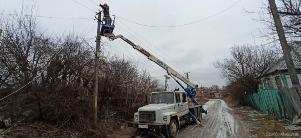 У Старому Салтові повністю відновили електропостачання
