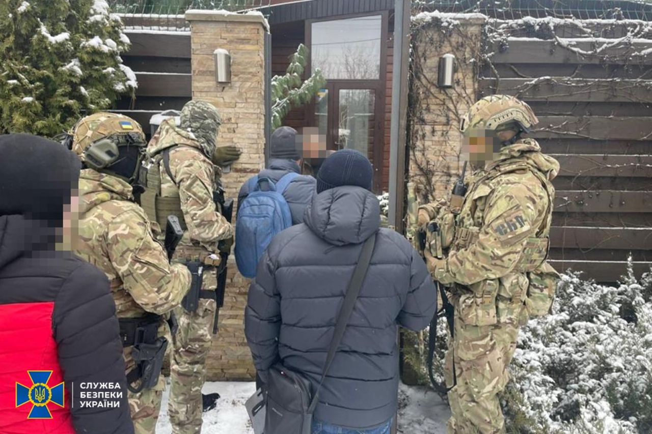 СБУ викрила мешканця Хакрівщини, який обійшов санкції РНБО та постачав в рф комплектуючі для військових підлодок