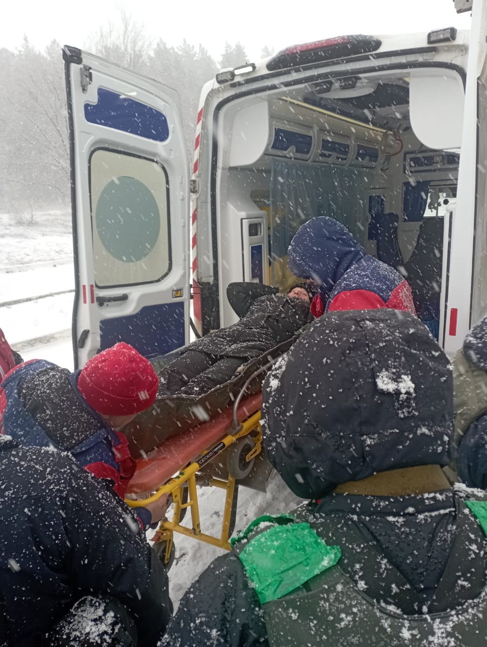 На Харківщині врятували літню жінку, яка впала біля лісу