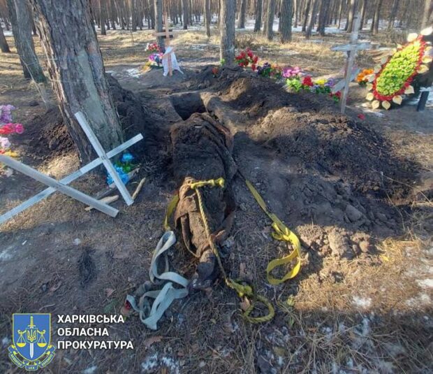 Правоохоронці ексгумували труп чоловіка, якого розстріляли російські військові під час окупації села Циркуни