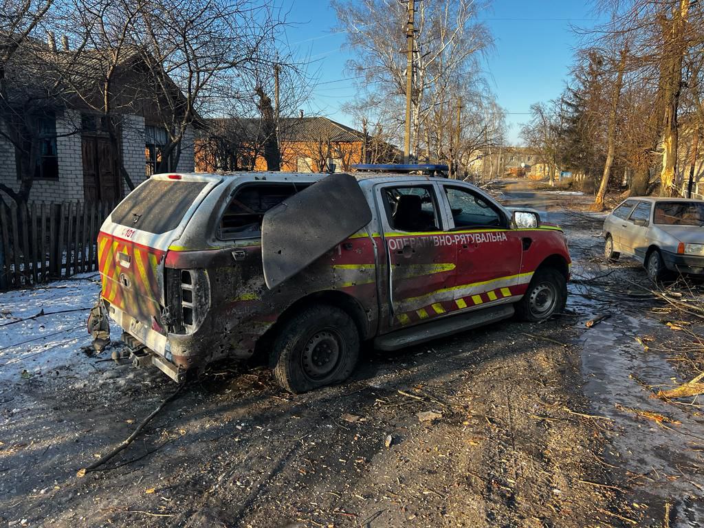 На Харківщині росіяни обстріляли рятувальників, коли вони розбирали завали після попередньої атаки