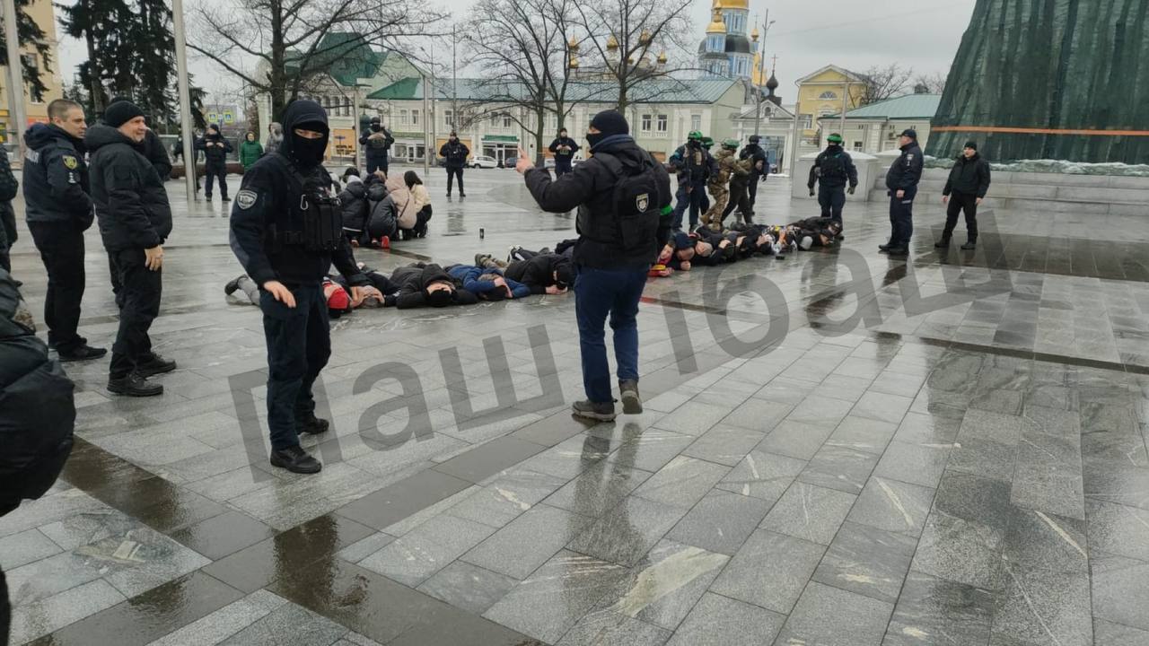 В центрі Харкова підлітки в рамках флешмобу з рф хотіли влаштувати масову бійку