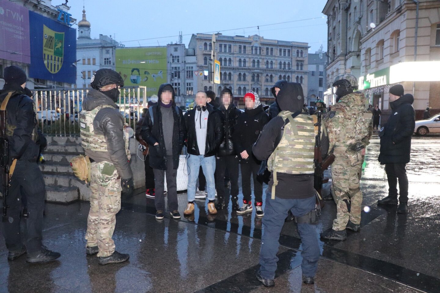 245 людей перевірятимуть на причетність до підготовки масової бійки у центрі Харкова